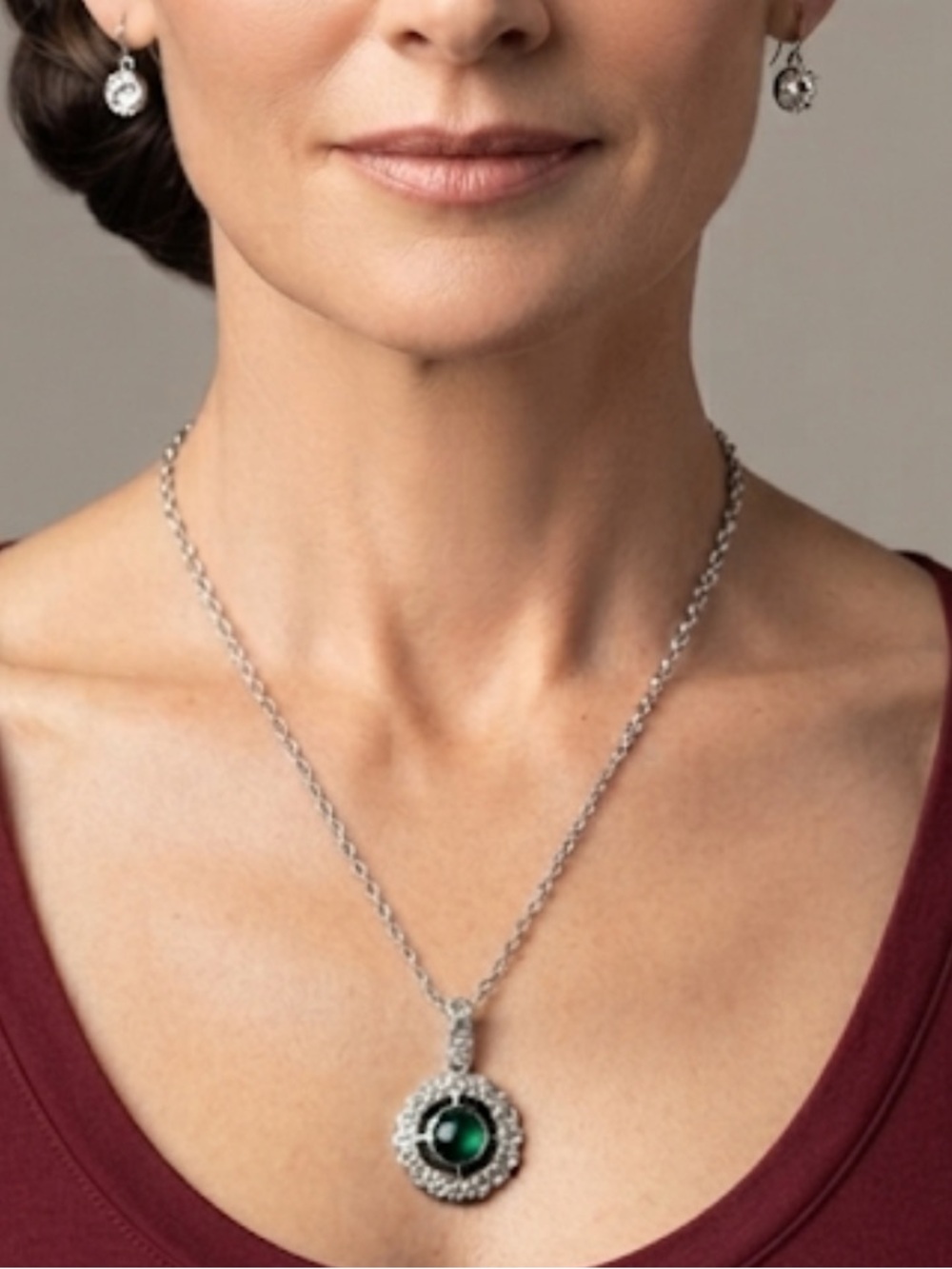 paparazzi Silver-Tone Necklace with Green Center Stone